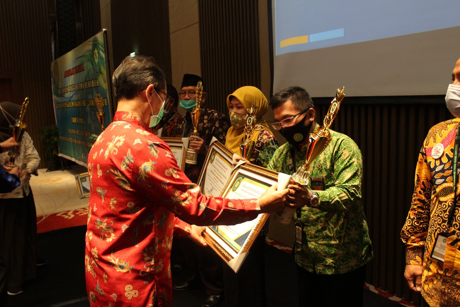 Penghargaan II 2